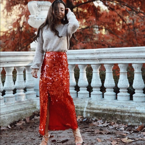 BLOGGER FAV ZARA LIMITED EDITION RED SEQUIN SKIRT - Picture 5 of 7